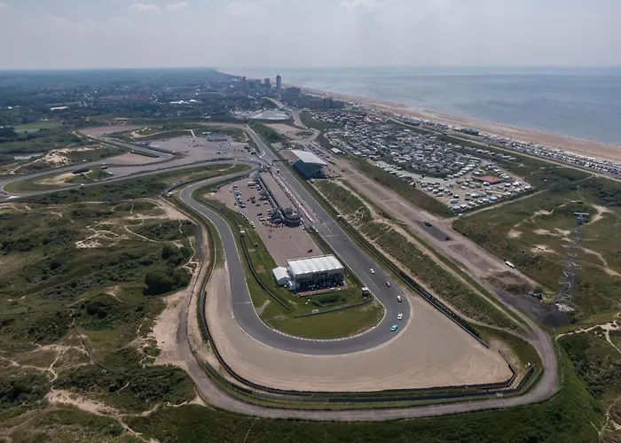 Zandvoort-17 게스트하우스 4*